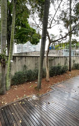 Casa de condomínio à venda com 872m², 6 quartos e 6 vagas Casa de condomínio à venda com 872m², 6 quartos e 6 vagasQuintal