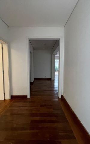 Casa de condomínio à venda com 872m², 6 quartos e 6 vagas Casa de condomínio à venda com 872m², 6 quartos e 6 vagasEntrada principal
