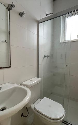 Casa de condomínio à venda com 872m², 6 quartos e 6 vagas Casa de condomínio à venda com 872m², 6 quartos e 6 vagasBanheiro Social 2