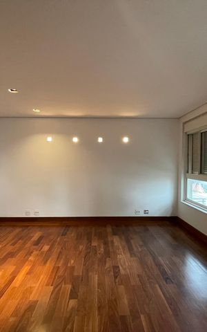 Casa de condomínio à venda com 872m², 6 quartos e 6 vagas Casa de condomínio à venda com 872m², 6 quartos e 6 vagasSuíte 3