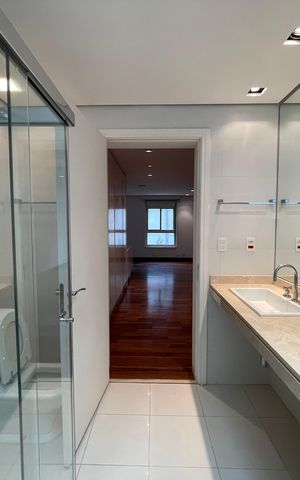 Casa de condomínio à venda com 872m², 6 quartos e 6 vagas Casa de condomínio à venda com 872m², 6 quartos e 6 vagasBanheiro da Suíte 2