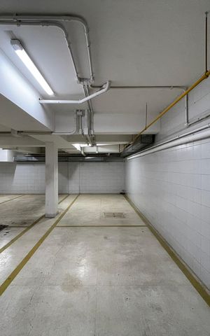 Casa de condomínio à venda com 872m², 6 quartos e 6 vagas Casa de condomínio à venda com 872m², 6 quartos e 6 vagasGaragem