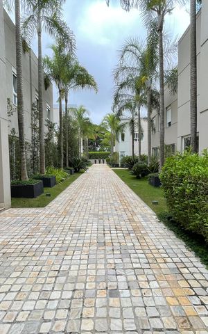 Casa de condomínio à venda com 872m², 6 quartos e 6 vagas Casa de condomínio à venda com 872m², 6 quartos e 6 vagasFachada