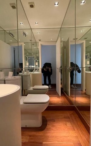 Casa de condomínio à venda com 872m², 6 quartos e 6 vagas Casa de condomínio à venda com 872m², 6 quartos e 6 vagasLavabo