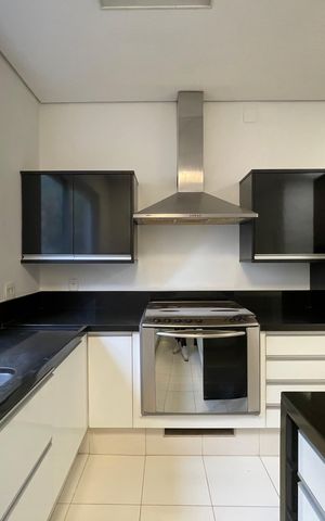 Casa de condomínio à venda com 872m², 6 quartos e 6 vagas Casa de condomínio à venda com 872m², 6 quartos e 6 vagasCozinha
