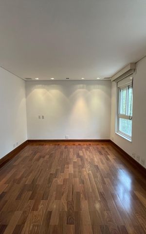Casa de condomínio à venda com 872m², 6 quartos e 6 vagas Casa de condomínio à venda com 872m², 6 quartos e 6 vagasSuíte 2
