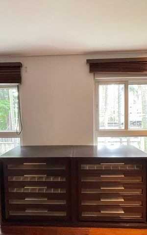 Casa de condomínio à venda com 872m², 6 quartos e 6 vagas Casa de condomínio à venda com 872m², 6 quartos e 6 vagasCloset da suíte 2