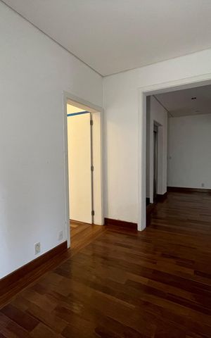 Casa de condomínio à venda com 872m², 6 quartos e 6 vagas Casa de condomínio à venda com 872m², 6 quartos e 6 vagasEntrada principal