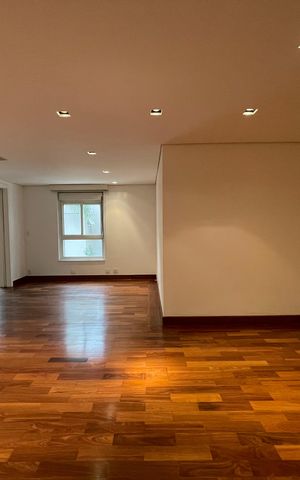 Casa de condomínio à venda com 872m², 6 quartos e 6 vagas Casa de condomínio à venda com 872m², 6 quartos e 6 vagasSuíte 2