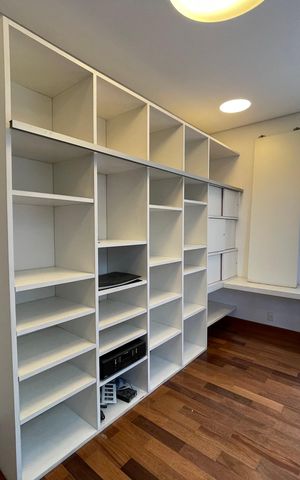 Casa de condomínio à venda com 872m², 6 quartos e 6 vagas Casa de condomínio à venda com 872m², 6 quartos e 6 vagasEscritório