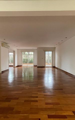 Casa de condomínio à venda com 872m², 6 quartos e 6 vagas Casa de condomínio à venda com 872m², 6 quartos e 6 vagasSala 1