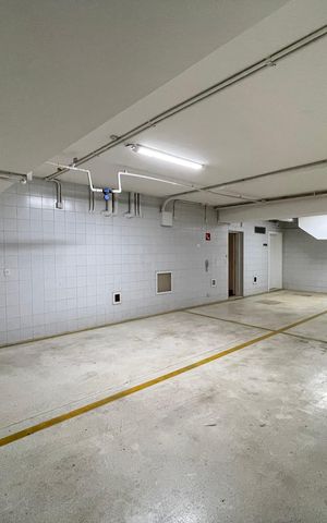 Casa de condomínio à venda com 872m², 6 quartos e 6 vagas Casa de condomínio à venda com 872m², 6 quartos e 6 vagasGaragem