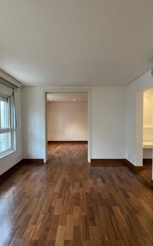 Casa de condomínio à venda com 872m², 6 quartos e 6 vagas Casa de condomínio à venda com 872m², 6 quartos e 6 vagasSuíte 2