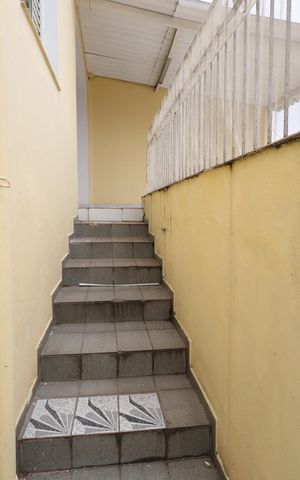 Casa para alugar com 80m², 2 quartos e 1 vagaEntrada