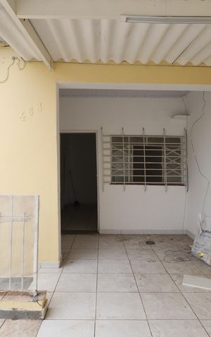 Casa para alugar com 80m², 2 quartos e 1 vagaQuintal
