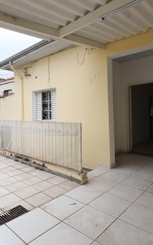 Casa para alugar com 80m², 2 quartos e 1 vagaQuintal