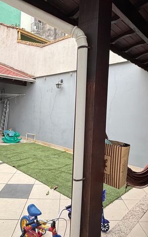 Casa à venda com 230m², 3 quartos e 5 vagas Casa à venda com 230m², 3 quartos e 5 vagasQuintal