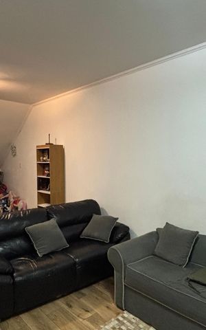 Casa à venda com 230m², 3 quartos e 5 vagas Casa à venda com 230m², 3 quartos e 5 vagasSala