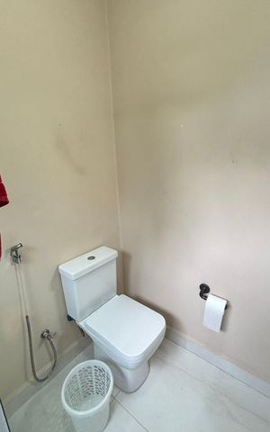 Casa à venda com 230m², 3 quartos e 5 vagas Casa à venda com 230m², 3 quartos e 5 vagasBanheiro da Suíte 2