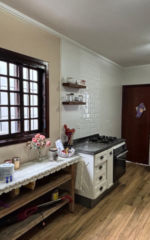 Casa à venda com 230m², 3 quartos e 5 vagas Casa à venda com 230m², 3 quartos e 5 vagasCozinha