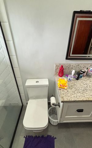 Casa à venda com 230m², 3 quartos e 5 vagas Casa à venda com 230m², 3 quartos e 5 vagasBanheiro da Suíte