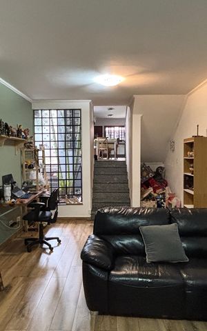 Casa à venda com 230m², 3 quartos e 5 vagas Casa à venda com 230m², 3 quartos e 5 vagasSala