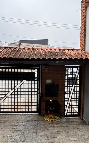 Casa à venda com 230m², 3 quartos e 5 vagas Casa à venda com 230m², 3 quartos e 5 vagasGaragem