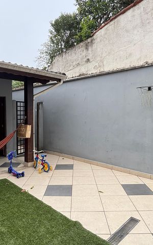 Casa à venda com 230m², 3 quartos e 5 vagas Casa à venda com 230m², 3 quartos e 5 vagasQuintal
