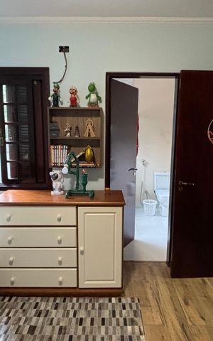 Casa à venda com 230m², 3 quartos e 5 vagas Casa à venda com 230m², 3 quartos e 5 vagasSuíte 2