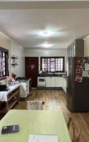 Casa à venda com 230m², 3 quartos e 5 vagas Casa à venda com 230m², 3 quartos e 5 vagasCopa