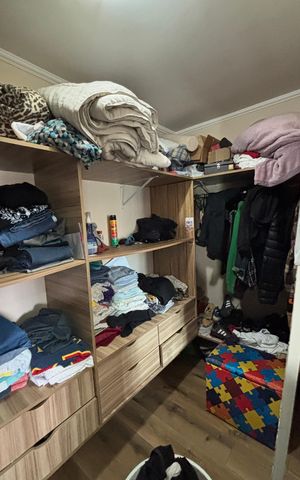 Casa à venda com 230m², 3 quartos e 5 vagas Casa à venda com 230m², 3 quartos e 5 vagasCloset