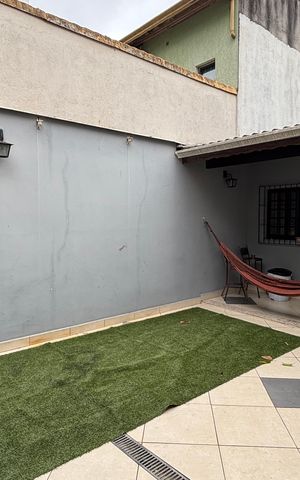 Casa à venda com 230m², 3 quartos e 5 vagas Casa à venda com 230m², 3 quartos e 5 vagasQuintal