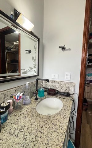 Casa à venda com 230m², 3 quartos e 5 vagas Casa à venda com 230m², 3 quartos e 5 vagasBanheiro da Suíte