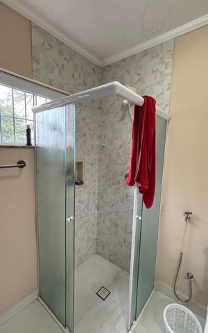 Casa à venda com 230m², 3 quartos e 5 vagas Casa à venda com 230m², 3 quartos e 5 vagasBanheiro da Suíte 2