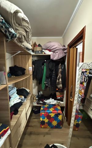 Casa à venda com 230m², 3 quartos e 5 vagas Casa à venda com 230m², 3 quartos e 5 vagasCloset