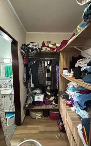 Casa à venda com 230m², 3 quartos e 5 vagas Casa à venda com 230m², 3 quartos e 5 vagasCloset