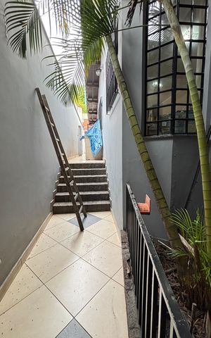 Casa à venda com 230m², 3 quartos e 5 vagas Casa à venda com 230m², 3 quartos e 5 vagasQuintal