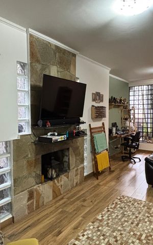 Casa à venda com 230m², 3 quartos e 5 vagas Casa à venda com 230m², 3 quartos e 5 vagasSala