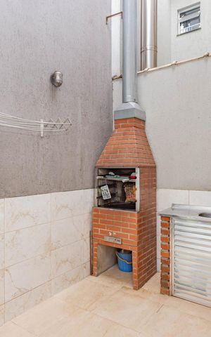 Casa à venda com 100m², 3 quartos e 2 vagasÁrea de serviço e churrasqueira