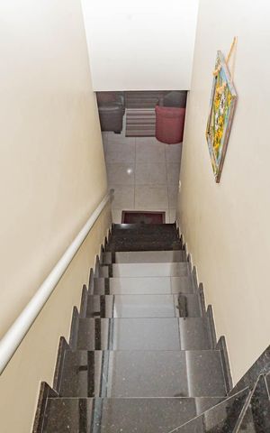 Casa à venda com 100m², 3 quartos e 2 vagasCorredor