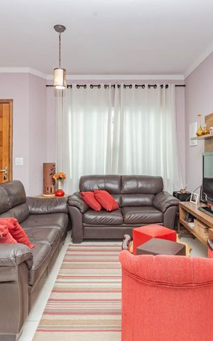 Casa à venda com 100m², 3 quartos e 2 vagasSala