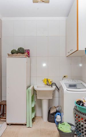 Casa à venda com 100m², 3 quartos e 2 vagasÁrea de serviço e churrasqueira