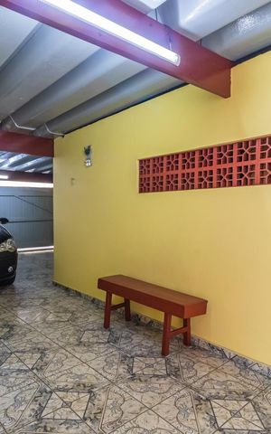 Casa à venda com 161m², 3 quartos e 7 vagas Casa à venda com 161m², 3 quartos e 7 vagasGaragem