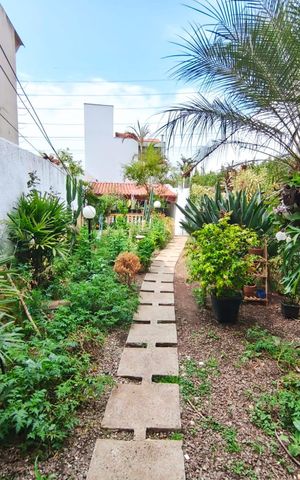 Casa à venda com 250m², 4 quartos e 6 vagas Casa à venda com 250m², 4 quartos e 6 vagasÁrea Externa