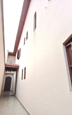 Casa à venda com 250m², 4 quartos e 6 vagas Casa à venda com 250m², 4 quartos e 6 vagasÁrea Externa