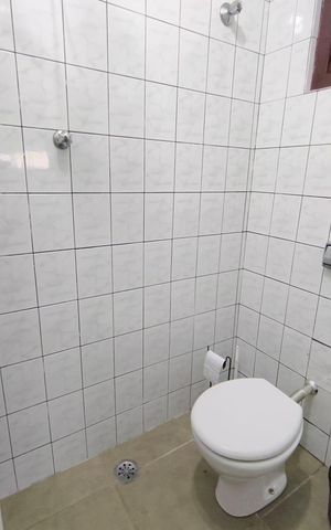 Casa à venda com 250m², 4 quartos e 6 vagas Casa à venda com 250m², 4 quartos e 6 vagasBanheiro