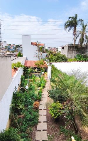 Casa à venda com 250m², 4 quartos e 6 vagas Casa à venda com 250m², 4 quartos e 6 vagasÁrea Externa
