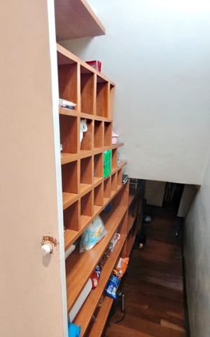 Casa à venda com 250m², 4 quartos e 6 vagas Casa à venda com 250m², 4 quartos e 6 vagasÁrea Externa