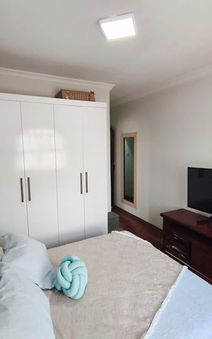 Casa à venda com 250m², 4 quartos e 6 vagas Casa à venda com 250m², 4 quartos e 6 vagasQuarto