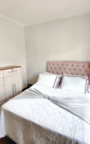 Casa à venda com 250m², 4 quartos e 6 vagas Casa à venda com 250m², 4 quartos e 6 vagasQuarto